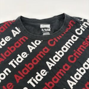 Tailgate Clothing Alabama Crimson Tide aAll Over Print Words Size XL